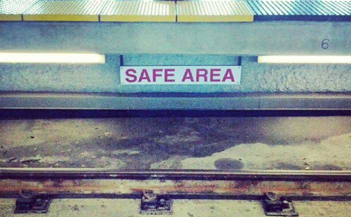 Safe area below the platform in the BART station